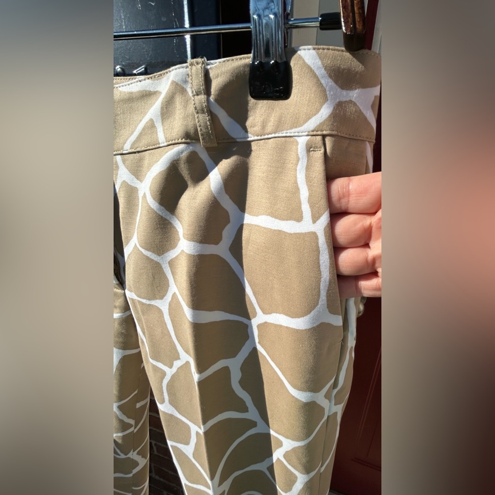Michael Kors Tan and White Patterned Women’s Pants, Size 6, New without tags - Picture 4 of 14